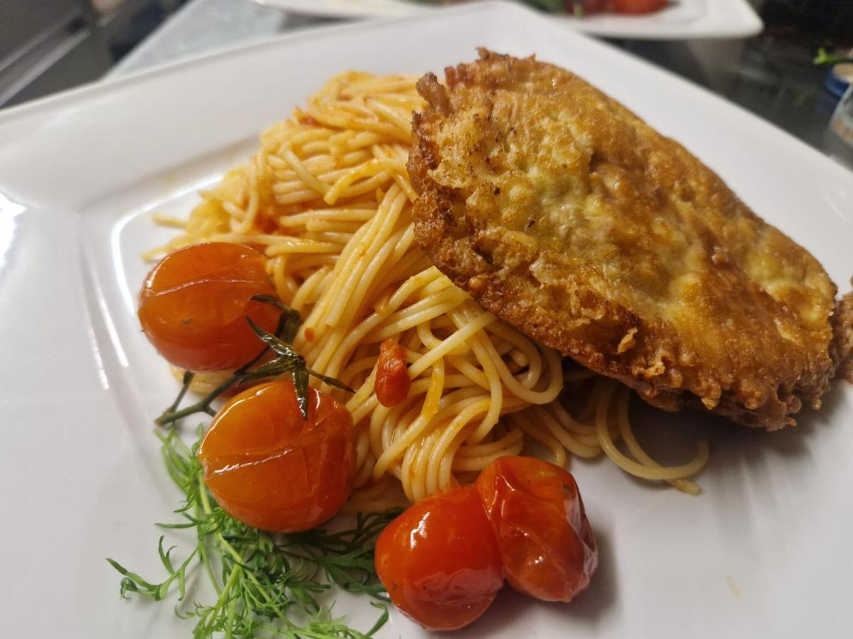 Landgasthaus "Zum Engel" 诺伊莱宁恩 外观 照片